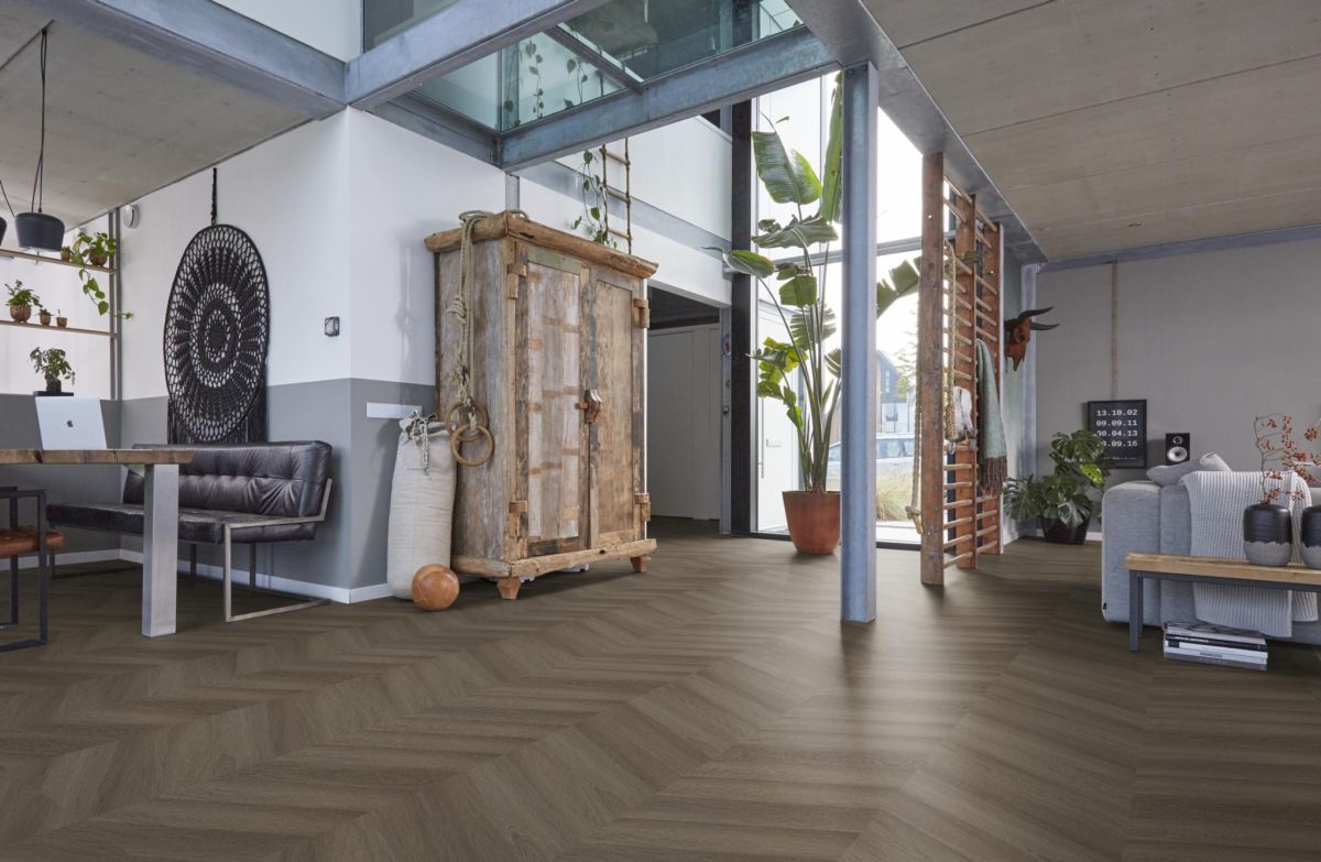 Floorlife - Yup Fulham Chevron - Hongaarse Punt - 6613161519 - Brown - Dryback