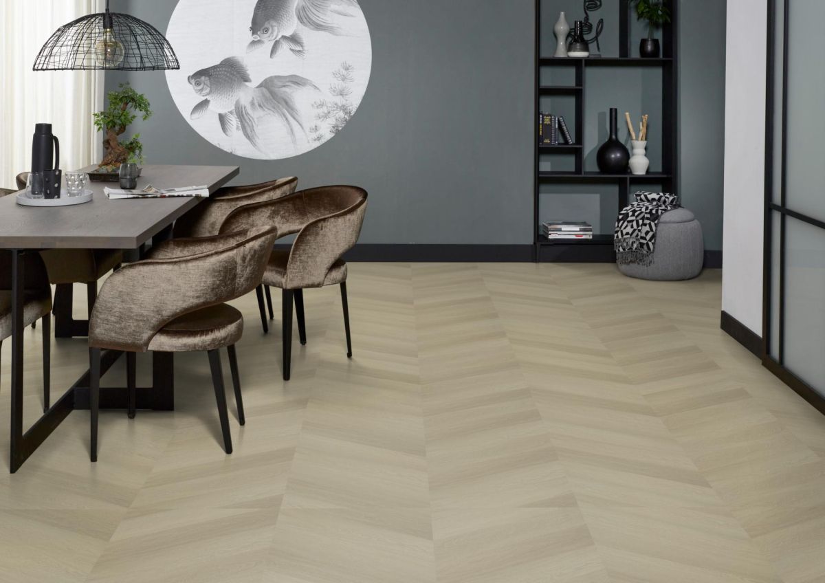 Floorlife - Yup Fulham Chevron - Hongaarse Punt - 6613161219 - Smoky - Dryback